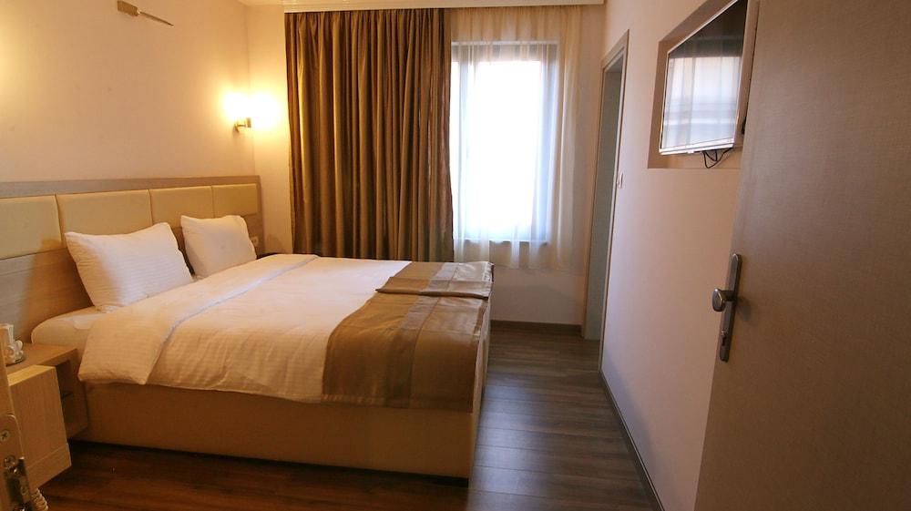 Hotel Vlaho Skopje Exteriör bild