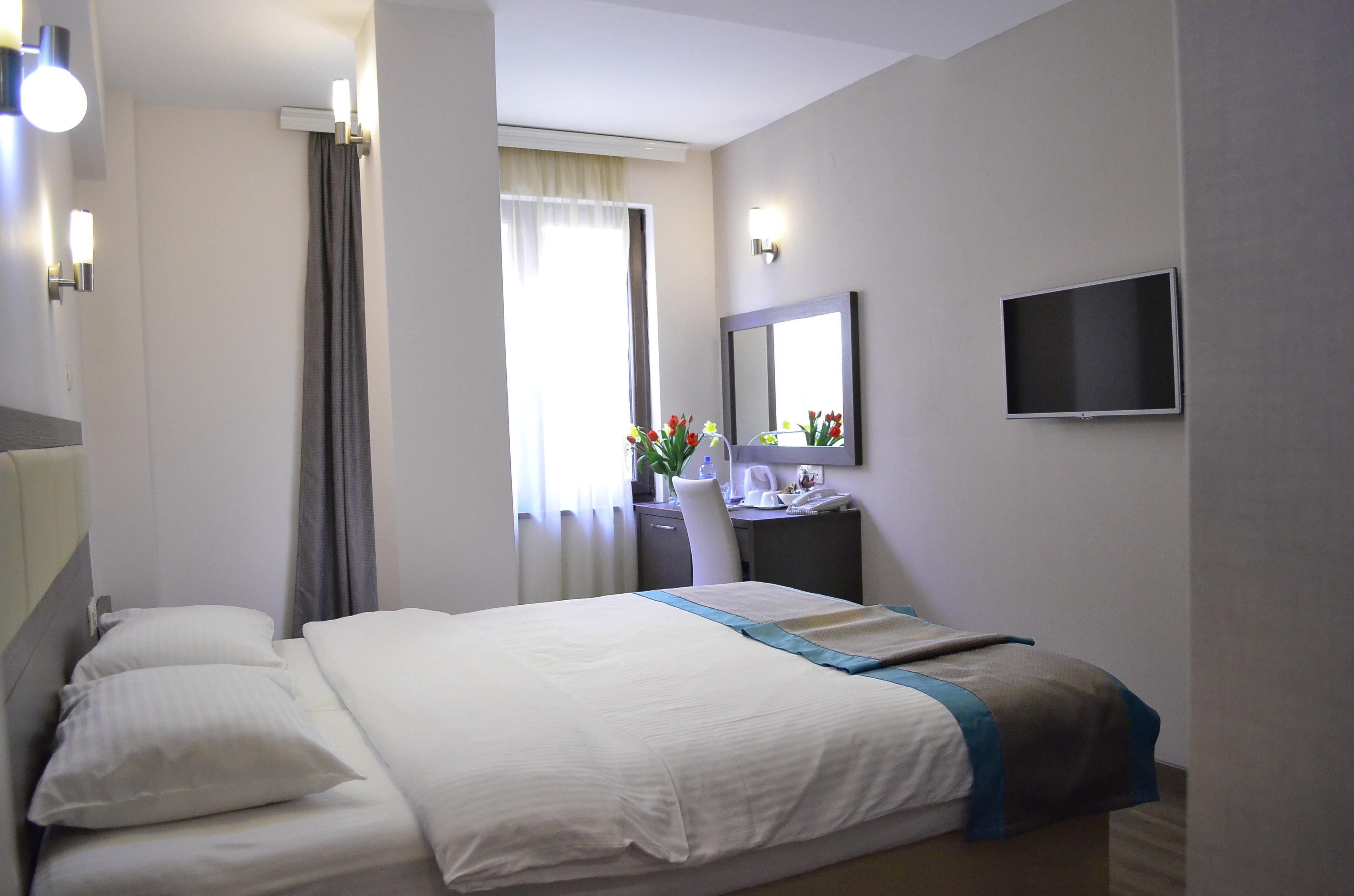Hotel Vlaho Skopje Exteriör bild