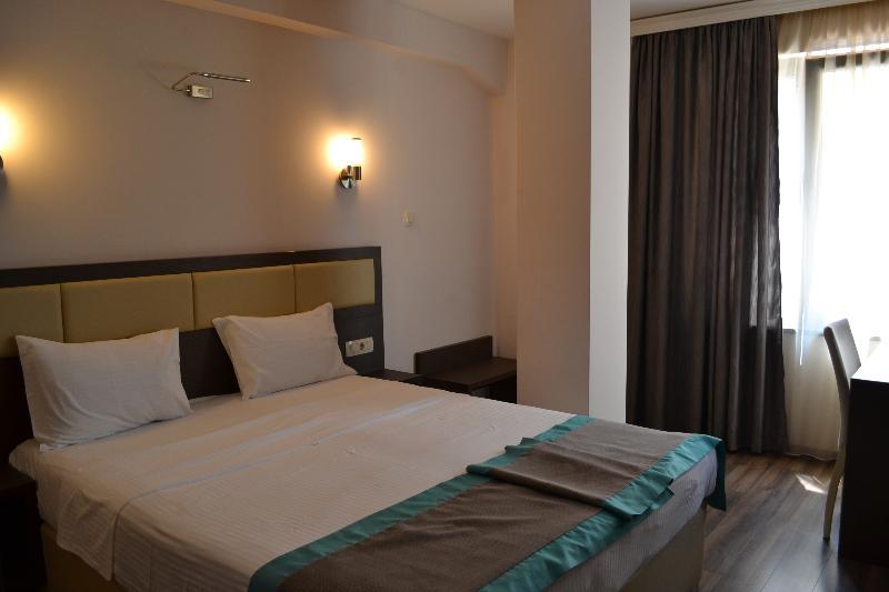 Hotel Vlaho Skopje Exteriör bild